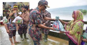 বন্যাদুর্গত সিলেট ও সুনামগঞ্জ জেলার অসহায় বানভাসি মানুষের পাশে বিজিবি সিলেট ও সুনামগঞ্জ