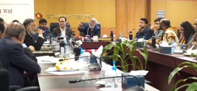 ক্যাডার কর্মকর্তারা বিধি ভাঙলে সরকারের কী করার ক্ষমতা আছে বলেন?